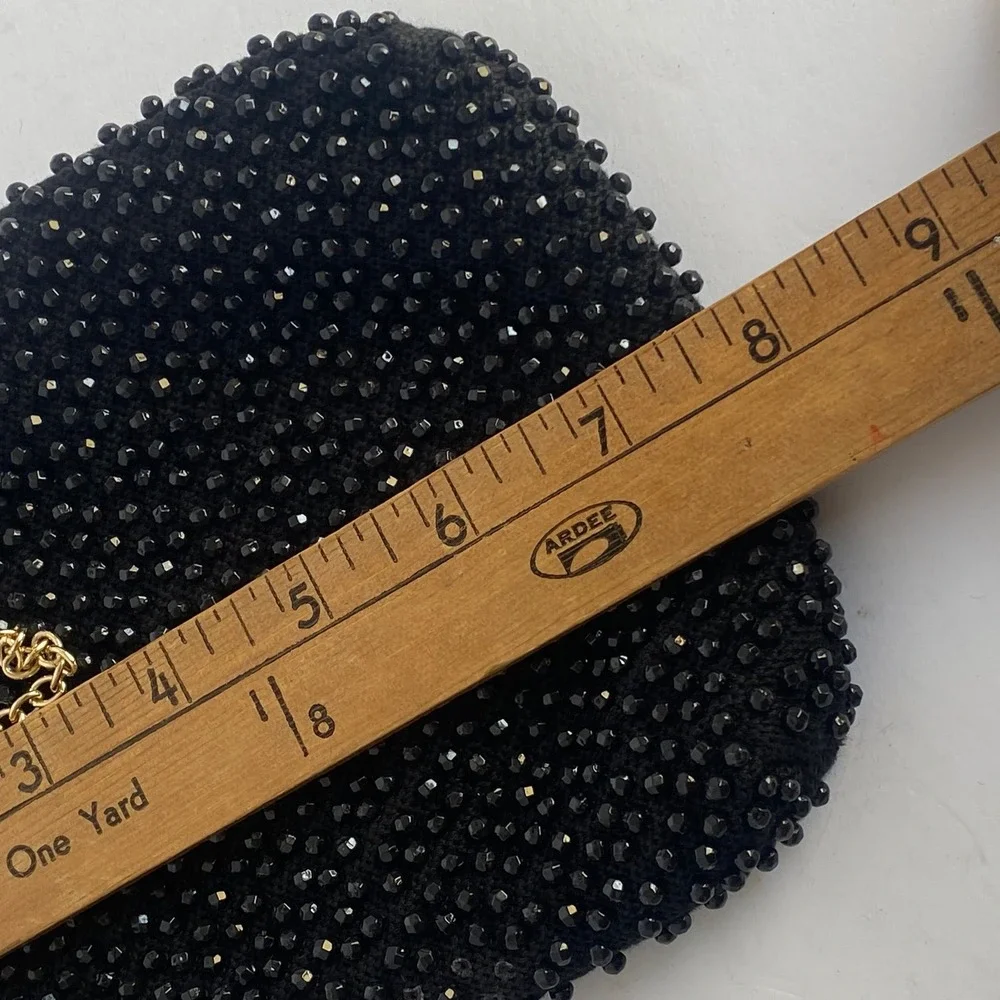 Vintage Beaded Evening Bag Womens Small Black Excellent Kiss Lock Chain Purse